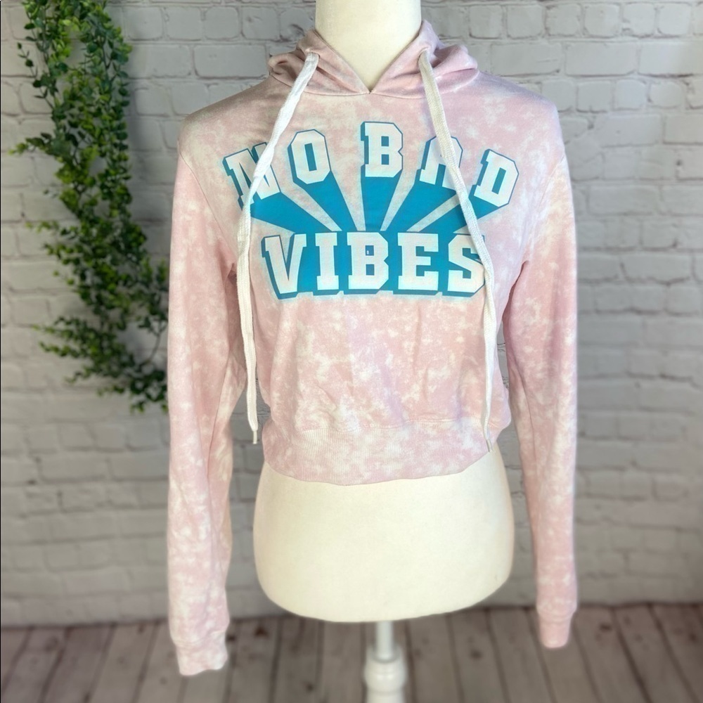 𝅺freeze No Bad Vibes Crop Hoodie XS